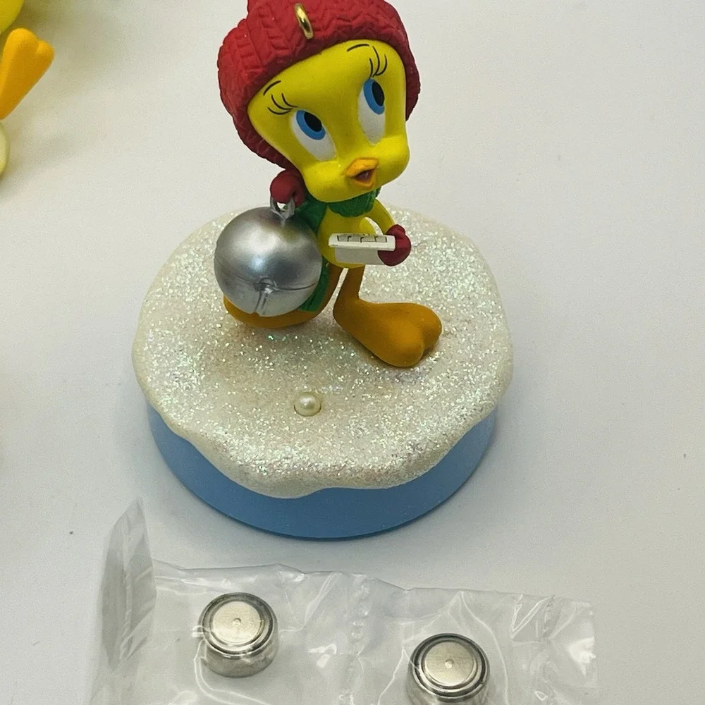 Hallmark Keepsake Looney Tunes Tweety Bird Christmas Ornament Lot of 5
